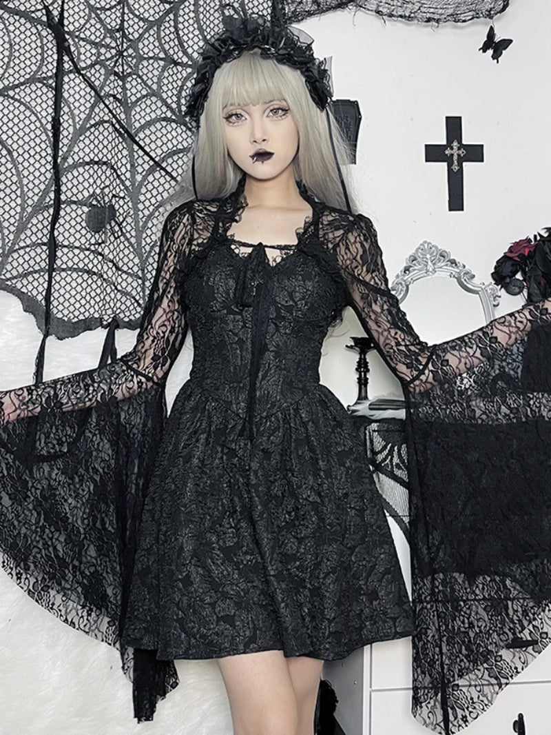 Vintage Gothic Black Lace T-Shirt Women Streetwear Flare Sleeve See through Sexy Smock Top Elegant Aesthetic Cropped Tops